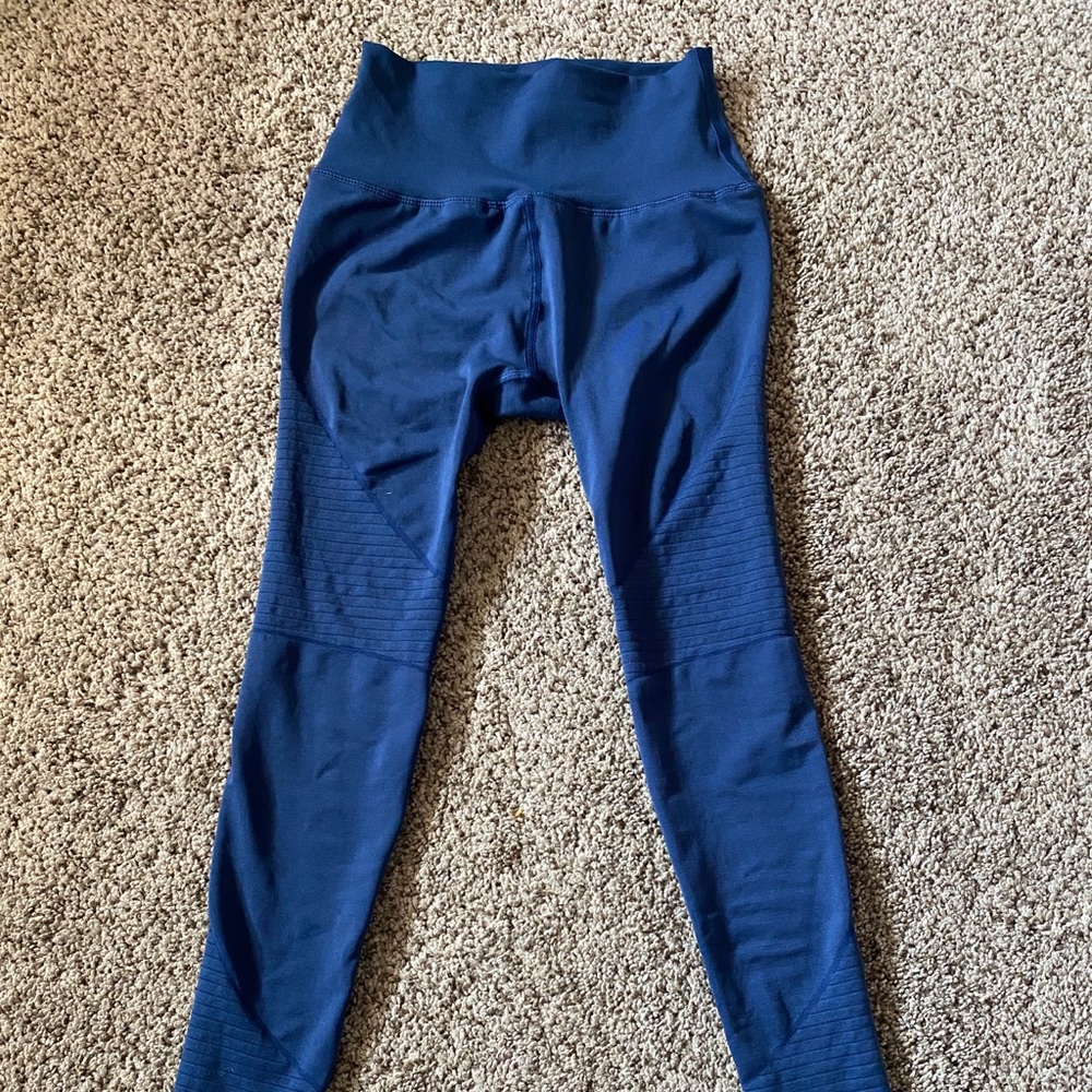 Women’s Alphalete OG Revival Leggings!